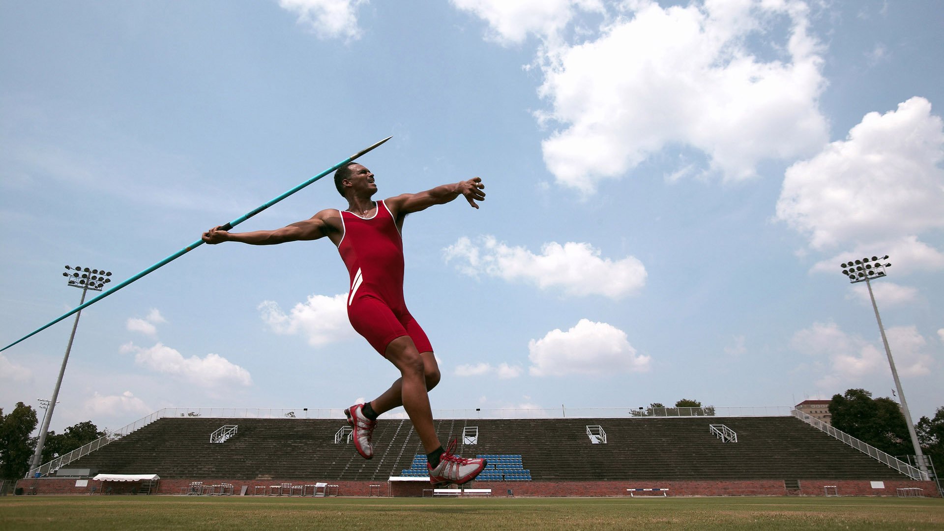 热情高涨的足球盛宴，球迷狂欢不已，足球热潮